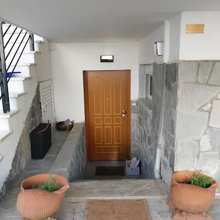 Apartment Cozy Close To The Sea Peraía