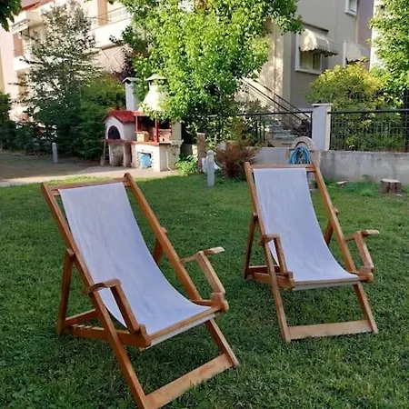 Cozy Close To The Sea Переа
